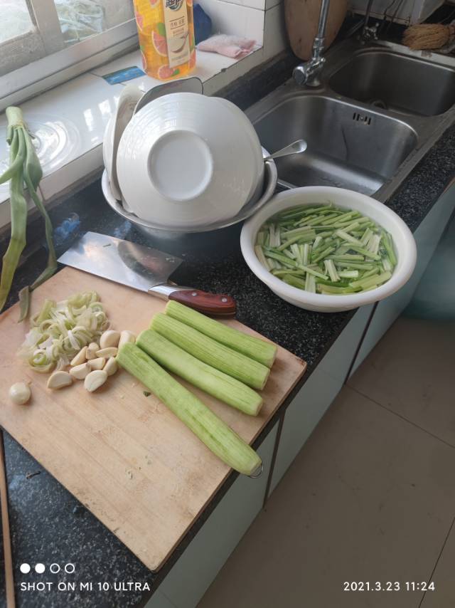 任荆华头像