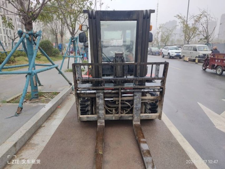 大小高低四驱越野叉车13571803622发布的动态配图3