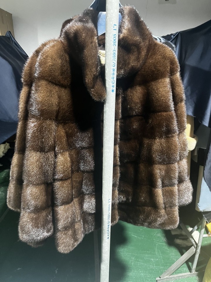 收购，水貂皮草，毛领衣服发布的动态配图3