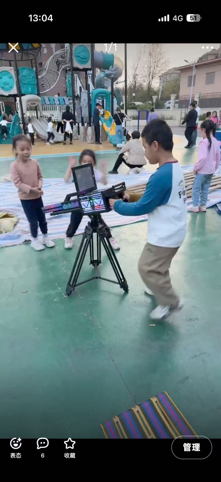 因去外地工作。诚心低价出售。现在摆摊正好。适合摆摊、游乐场等，AR加特林机枪摆摊…