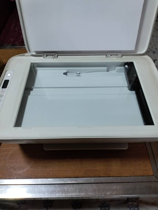 惠普彩色打印机。孩子打印作业方便实用！现在孩子大了。没有用了！8-9成新！有一个…图片2