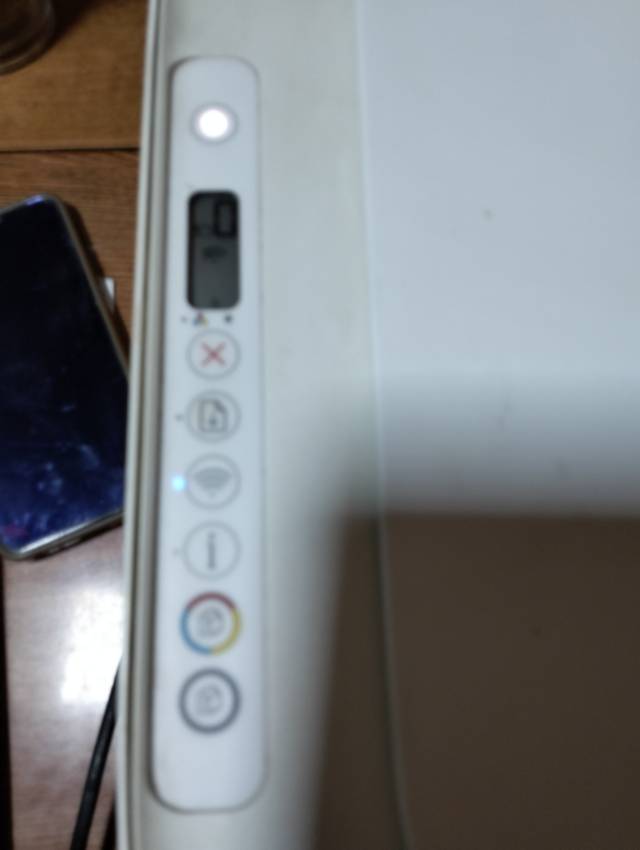 惠普彩色打印机。孩子打印作业方便实用！现在孩子大了。没有用了！8-9成新！有一个…图片3