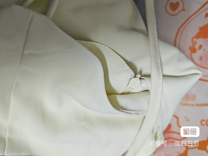法式温柔风泡泡袖连衣裙，全新无吊牌。品牌: OUYE，S码，适合夏季穿着。面料舒…图片4