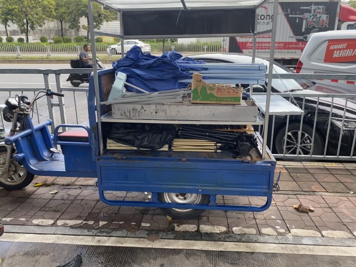 电瓶车能跑50公里左右我买车1800，加一个3200元的户外电瓶，一把280的雨…图片4