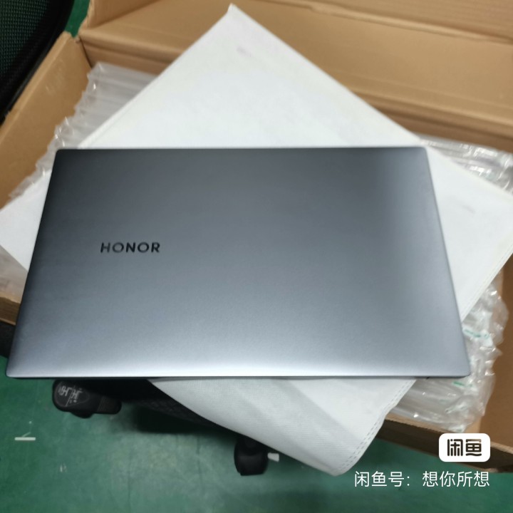 电脑无法开机估计是烧CPU，无固态硬盘，屏与键盘完美，外壳完美，低价出售感兴趣的…