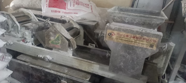 可压面条可压馄饨皮两用，可正常使用保修半年