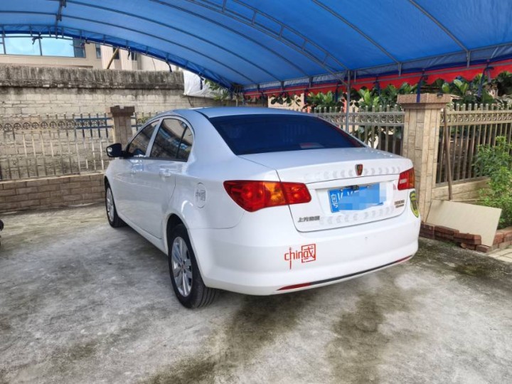 因换车出售家用练手车，荣威350s自动豪华天窗版，白色，17年上牌，8-9万公里…