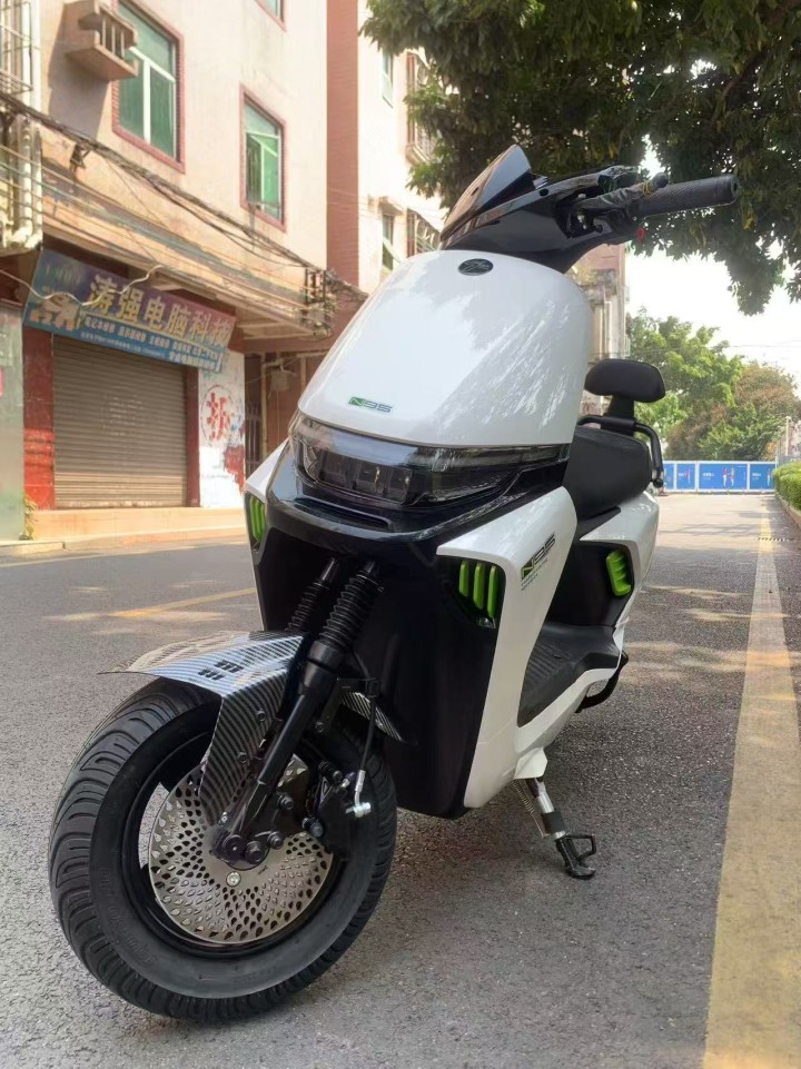 电驱牛M95C高配版，可分期，0首付。新国标。速度70十不用年审、不用驾驶证1、…图片6