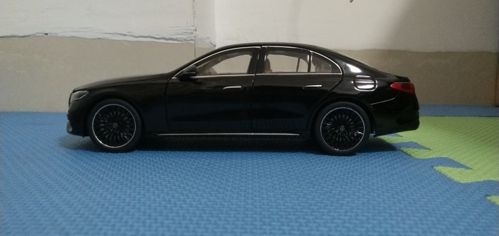 24款奔驰E450，1:18比例，原价500多。包邮可以讲价。图片2