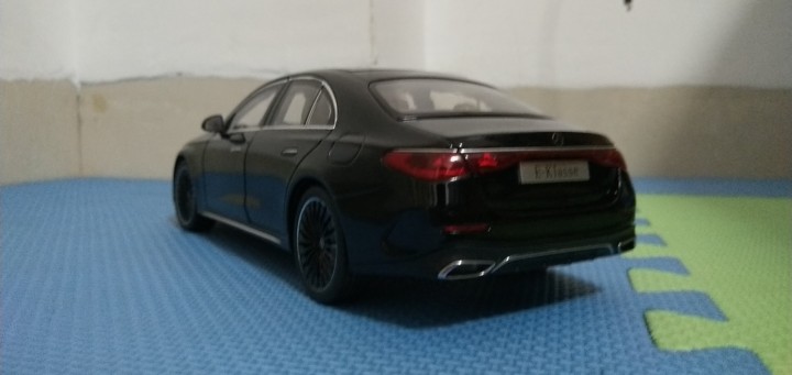 24款奔驰E450，1:18比例，原价500多。包邮可以讲价。图片3