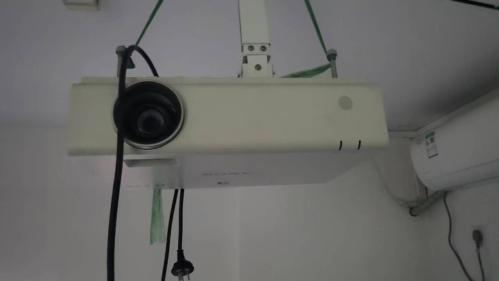 低价出售桌椅，板凳，投影，多媒体教学电视，电脑，乐高大颗粒，小颗粒9686等系列…图片4