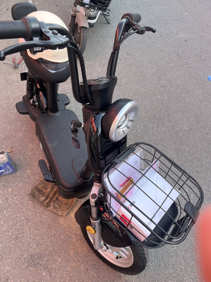 爱玛电动车 99新 才骑两个月 可以跑五六十公里