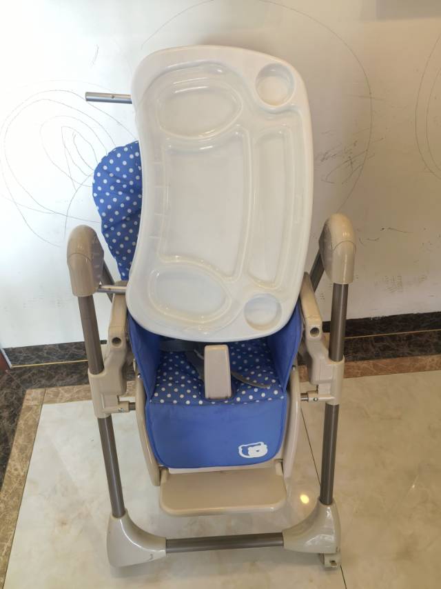 Justin佳田宝宝餐椅，蓝色波点款，可折叠收纳不占地带安全带，高度可调节，带餐…图片6