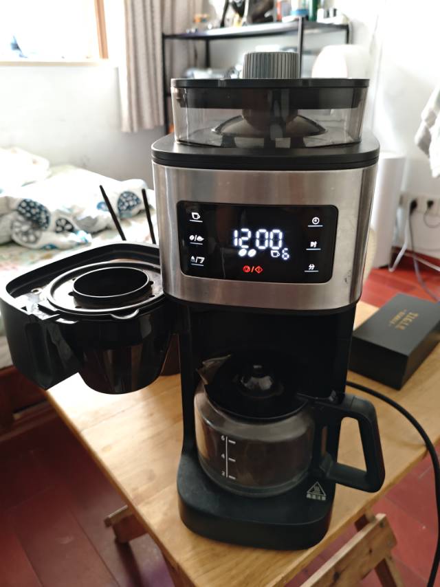 全自动咖啡机，八成新，买的时候800多元，一切正常，现在300元，谁要请打137…图片2