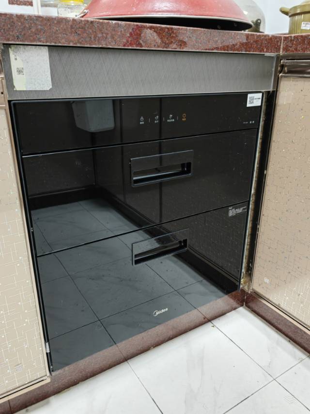 全新未拆封嵌入式消毒柜，几年前实体店买错尺寸，现清理杂物所以闲置