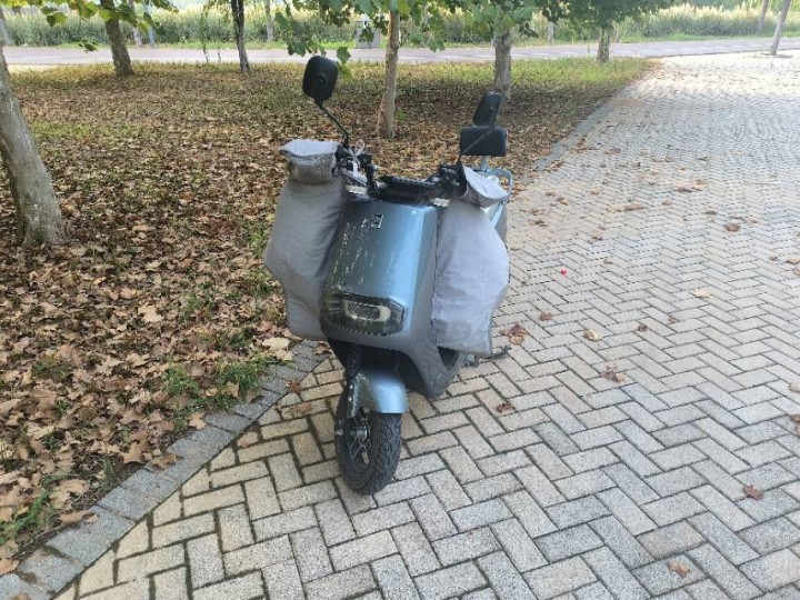 五星钻豹电动车，72 20安，前后轮换的正新8层真空胎，车前后碟刹，外壳有磨边，…图片2