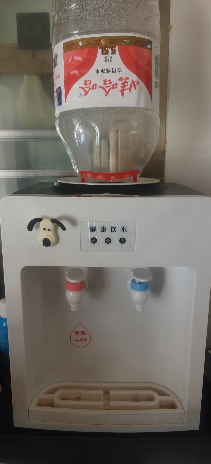 芝清宝饮水机，温热双出水，带小狗装饰，功能完好正常。制热功率550W，制冷功率7…