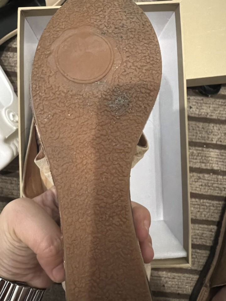 品牌女鞋，颜色不错，细节看图片，包邮到家图片4