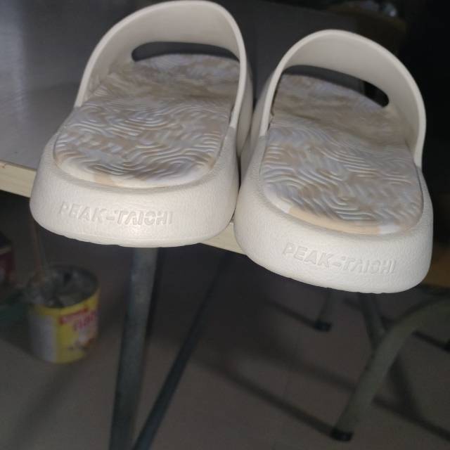匹克拖鞋，正品，刚买一个月，轻微使用痕迹，有点开胶，便宜卖图片4
