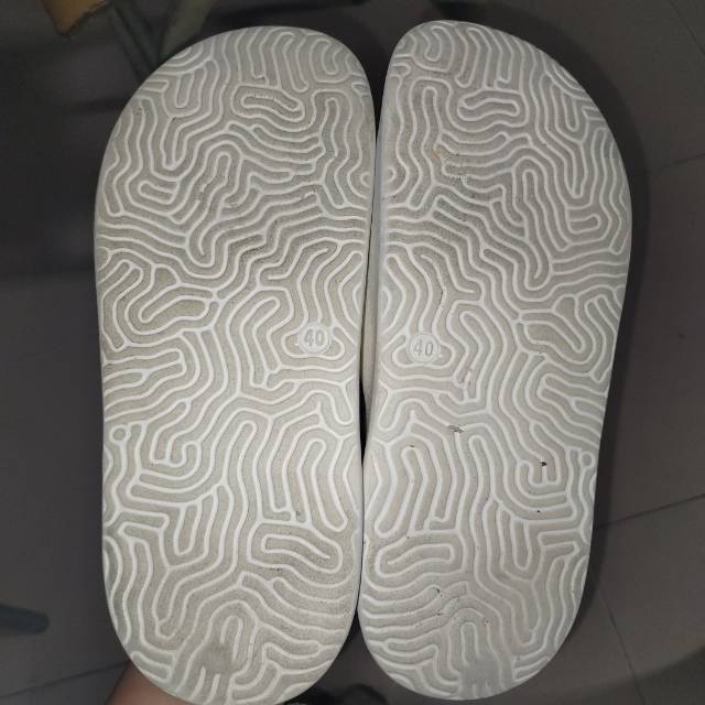 匹克拖鞋，正品，刚买一个月，轻微使用痕迹，有点开胶，便宜卖图片6