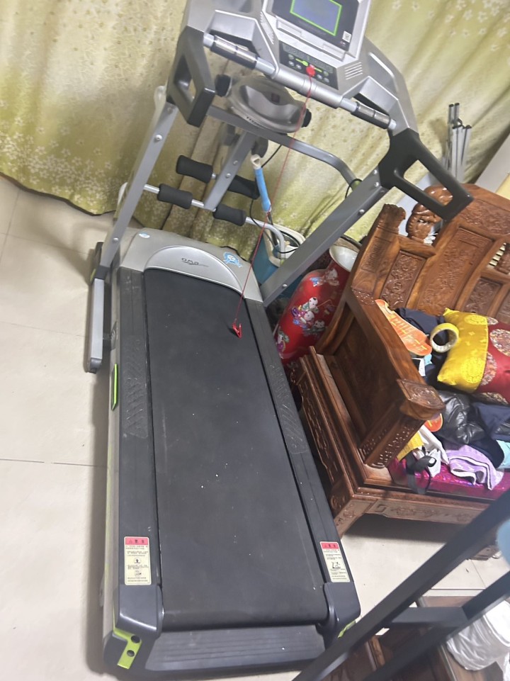 跑步机一台，20年买的新跑步机，放楼上基本没用。现在家中装修没地方放。有喜欢的朋…图片2