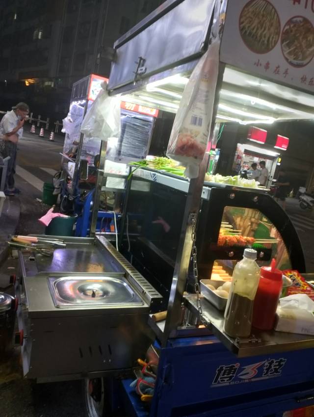 博技三轮车小吃餐车 几乎全新 用了不到半年 适合摆摊做铁板小串 手抓饼 烤冷面 …图片3