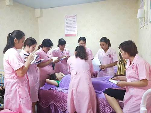 家政培训主流价格区间为：基础家政约1000-3000元，养老/育儿等专项约200…