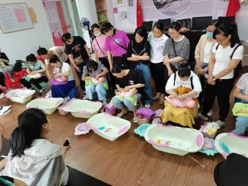 家政培训主流价格区间为：基础家政约1000-3000元，养老/育儿等专项约200…图片3
