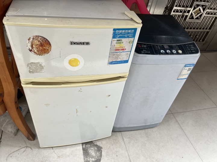 正常使用小冰箱小洗衣机