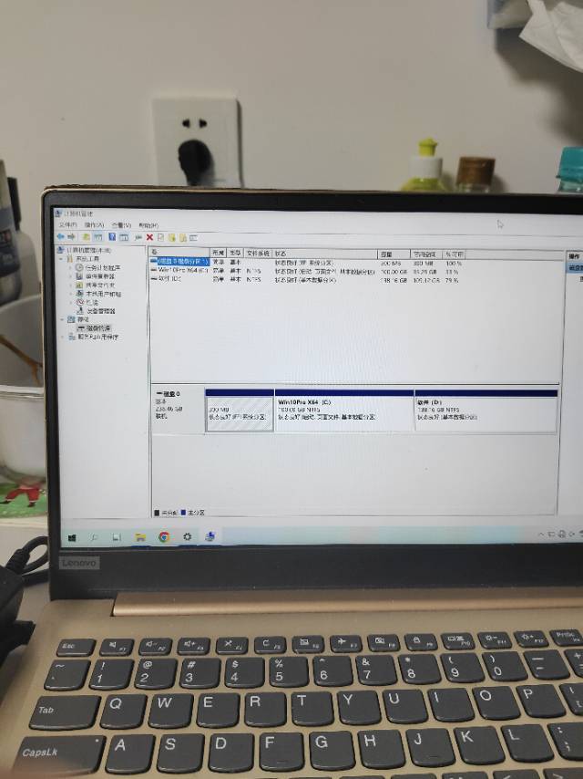 联想IdeaPad 320S 13寸香槟金色有修过屏幕完好，机身有轻微划痕，有贴…图片2