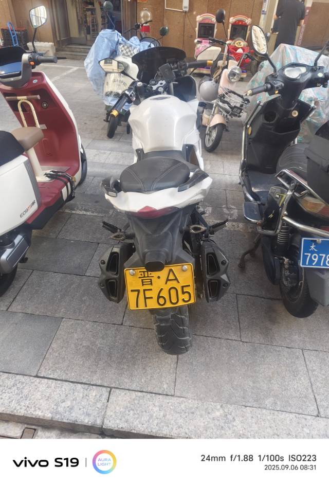 出售二手摩托车，七成新，限同城交易，电话15355625469