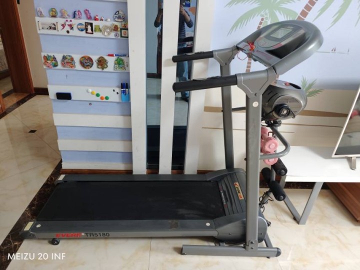 EVERE TR5180跑步机  功能完好～机器成色很好 跑带宽大舒适 带LCD…图片4