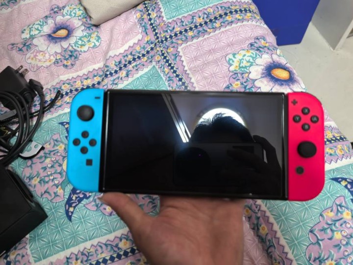出二手任天堂switch oled双系统，256游戏装满，配件齐全带箱子，真实系…图片5