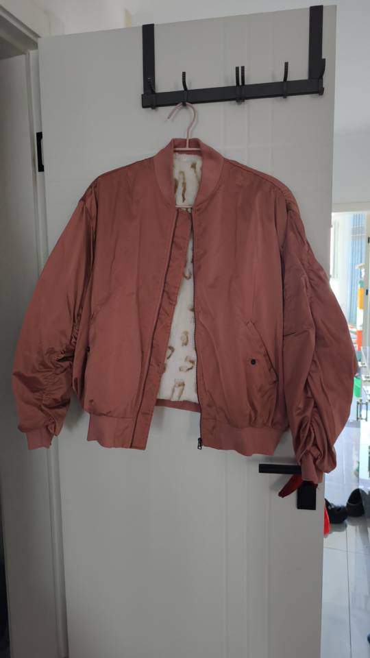 有很多全新的衣服鞋子，图片6