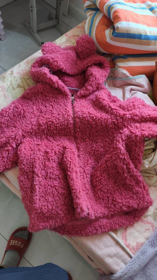 有很多全新的衣服鞋子，图片4