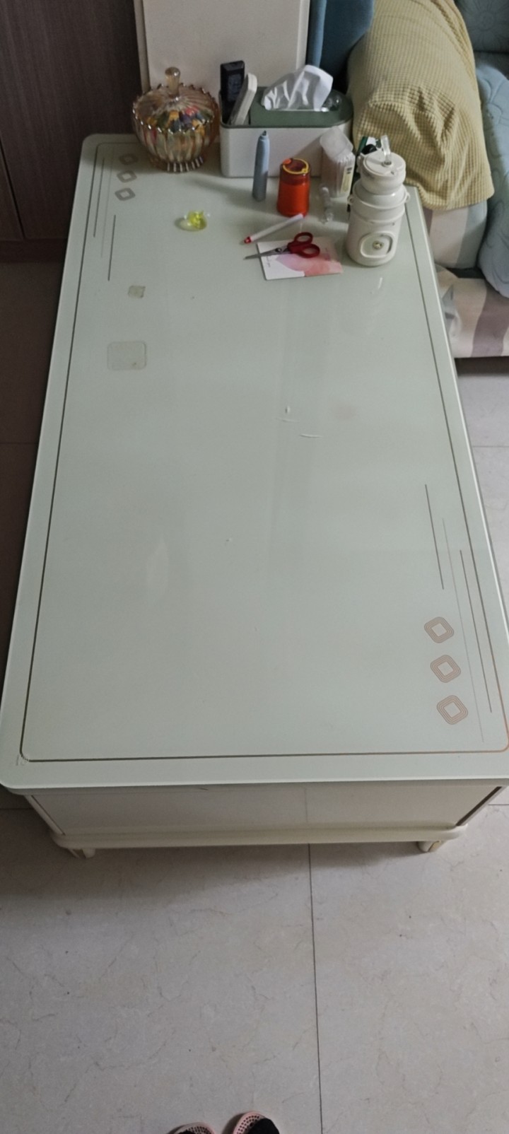 茶几 65*130cm，有1-2厘米误差。近的可以直接来看看再入手。8成新
