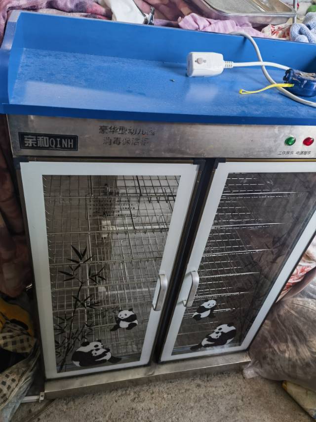 幼儿园不开了消毒柜有需要的拿去