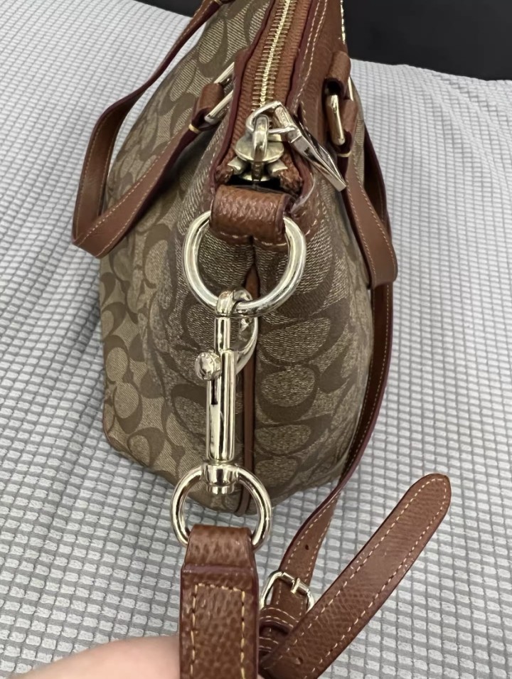 蔻驰coach老钱风托特包，手提单肩斜挎三用包，经典老花款  妈妈在国外专柜购买…图片3