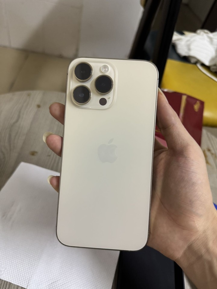 iPhone14pro Max国行128g换过国产屏摄像头有点不对焦 不影响使用…