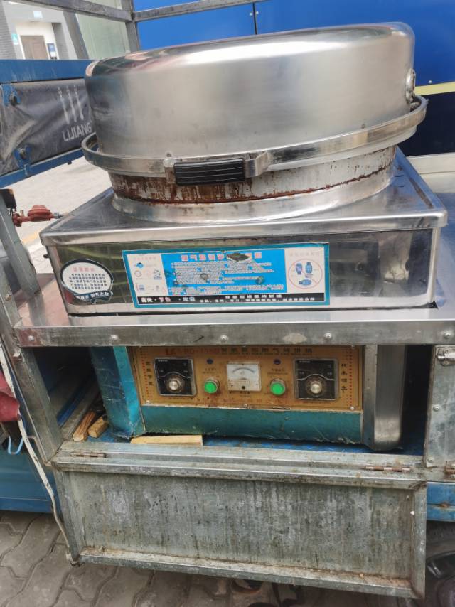 商用燃气烤饼机，双面加热带温控，上下独立控温。带电压表显示，适合做酱香饼、大饼等…图片2