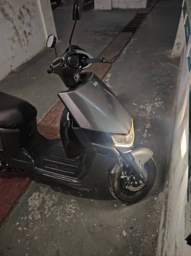 雅迪电动车5块大电池图片2