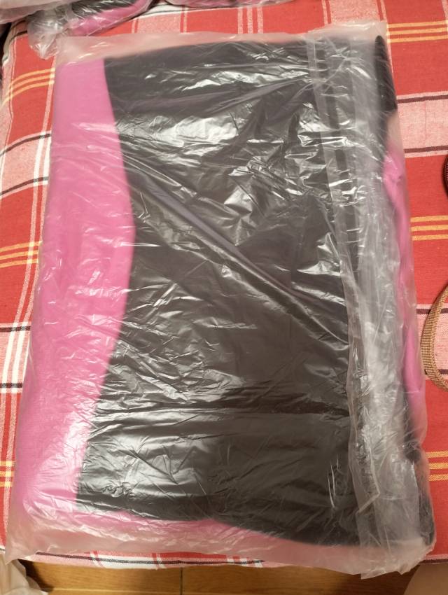 粉黑色卫衣加绒款，适合冬天穿，棉混纺加绒材质全新，未拆封，未穿过包邮，所有尺码都…图片3