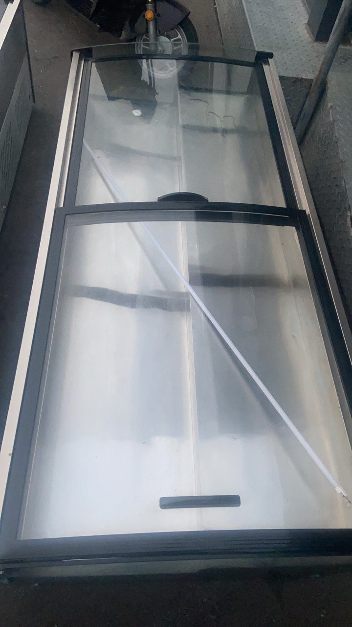 台式阶梯展示柜9成新1800×800×53，有需要的可以上门自提图片2