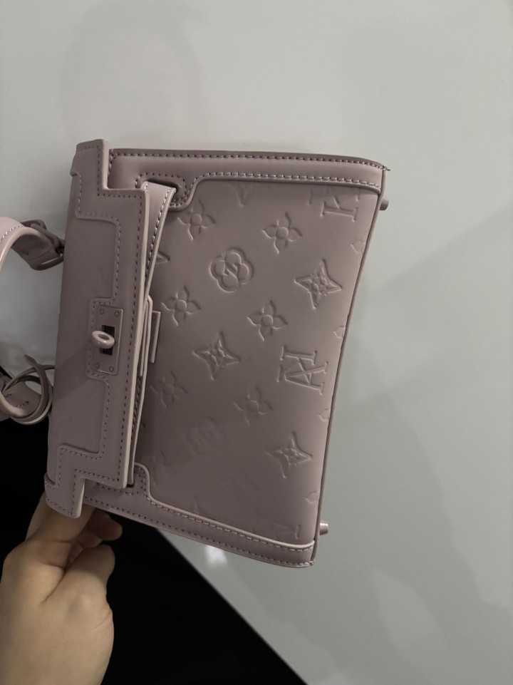 背了两次100出图片2