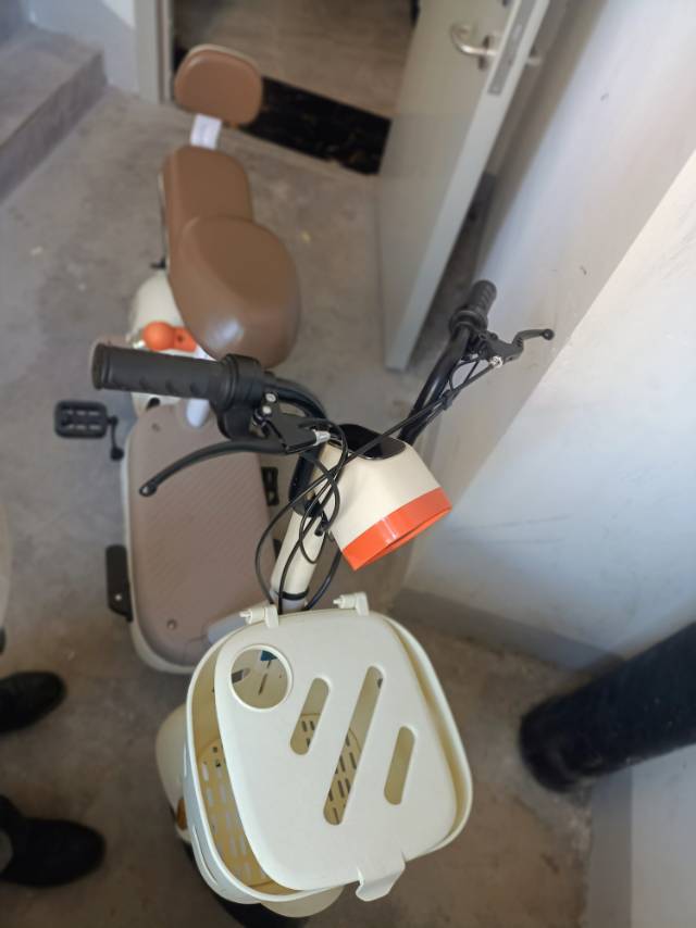 元宇宙电动车批发零售，所有车型是外贸出口，剩下来的库存车都没用过，都在新车状态，…图片3