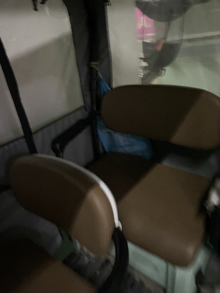 自用三轮车、接送孩子上学现已闲置、八成新价格优?浅绿色电动三轮车，带一体式遮阳棚…图片5