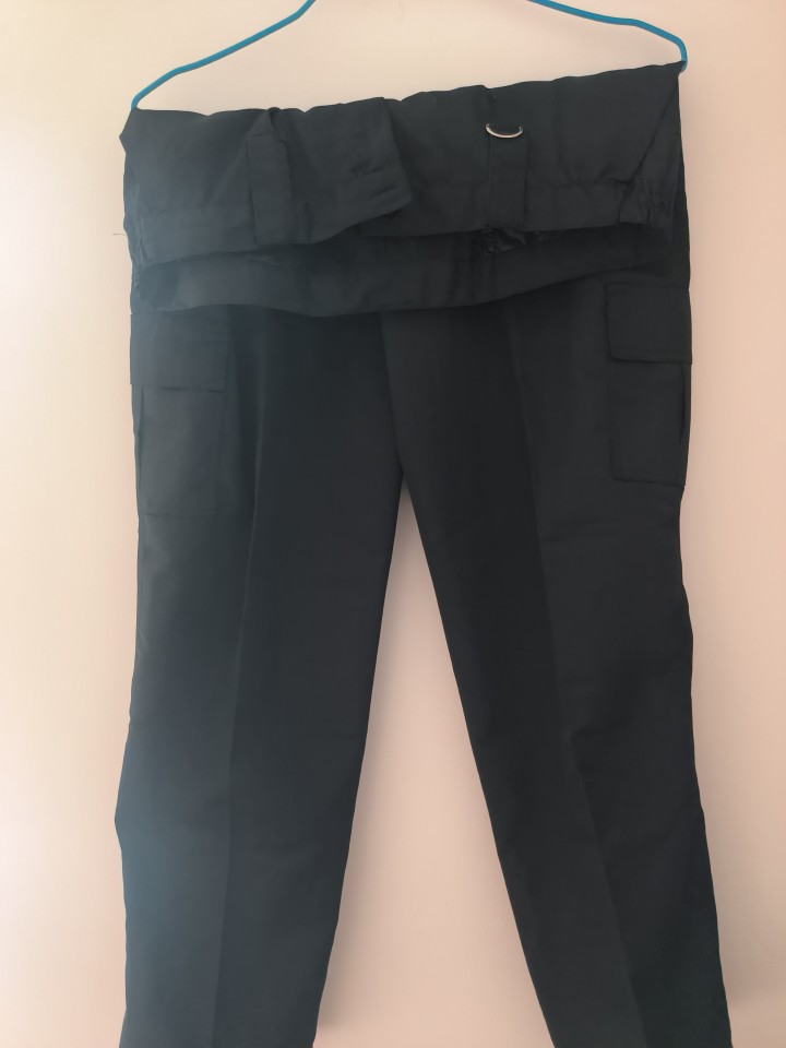 有劳保棉服，劳保套服都是新的，尺寸咨询，多买优惠，还有很多男士，女士衣服裤子，老…