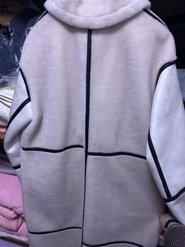 伊华欧秀，100%羊羔毛一体大衣，165尺码，全新，吊牌还在，未穿过。不支持无理…图片3