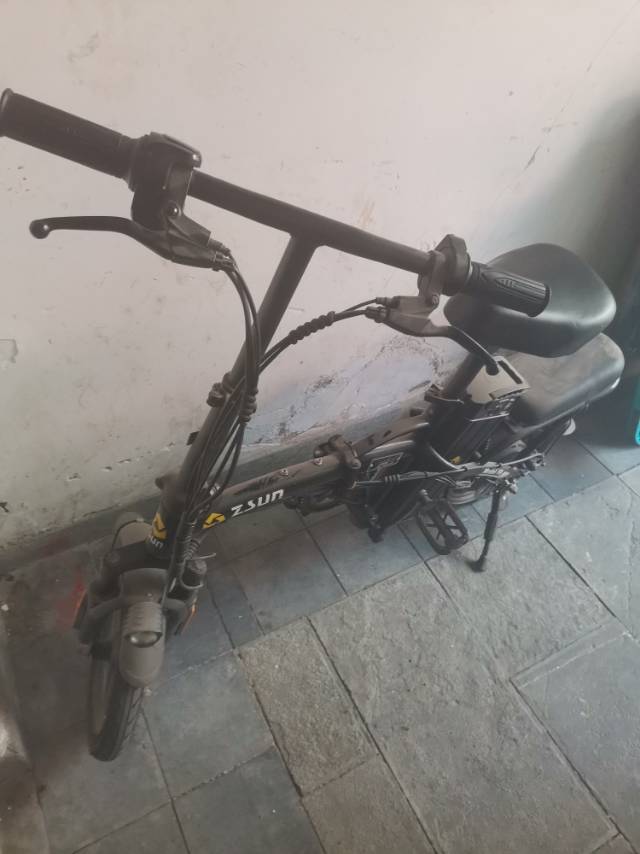 买来用了一个月就吃灰了，等待有缘人