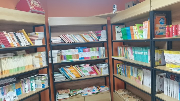 文具店货架2.4×0.9米